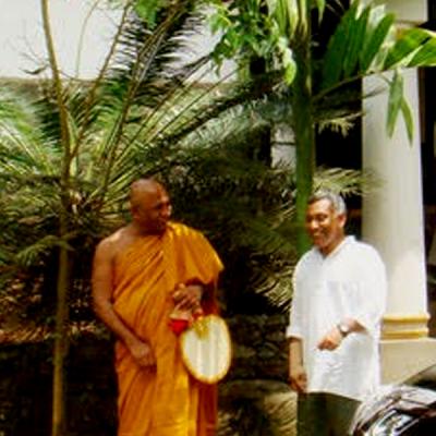 3 With Rev. Mahinda Sangarakkitha Kalaniya Rajamaha Vihara At The One Year Amsgivin