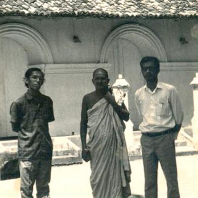 4 With Prof. J.b.dissanayaka At Degaldoruwa Rajamaha Viharaya Kandy