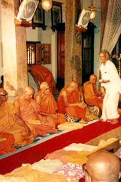 3 Malwatu Mahavihara In Kandy Conferred The Title Of A Dharma Sastra Visarada Kiri Sri