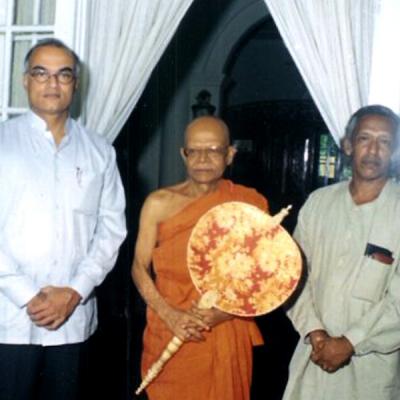 2 With The Foreing Secretary Of India Visiting Thel Ate Mahanayakathera Of Malwatta